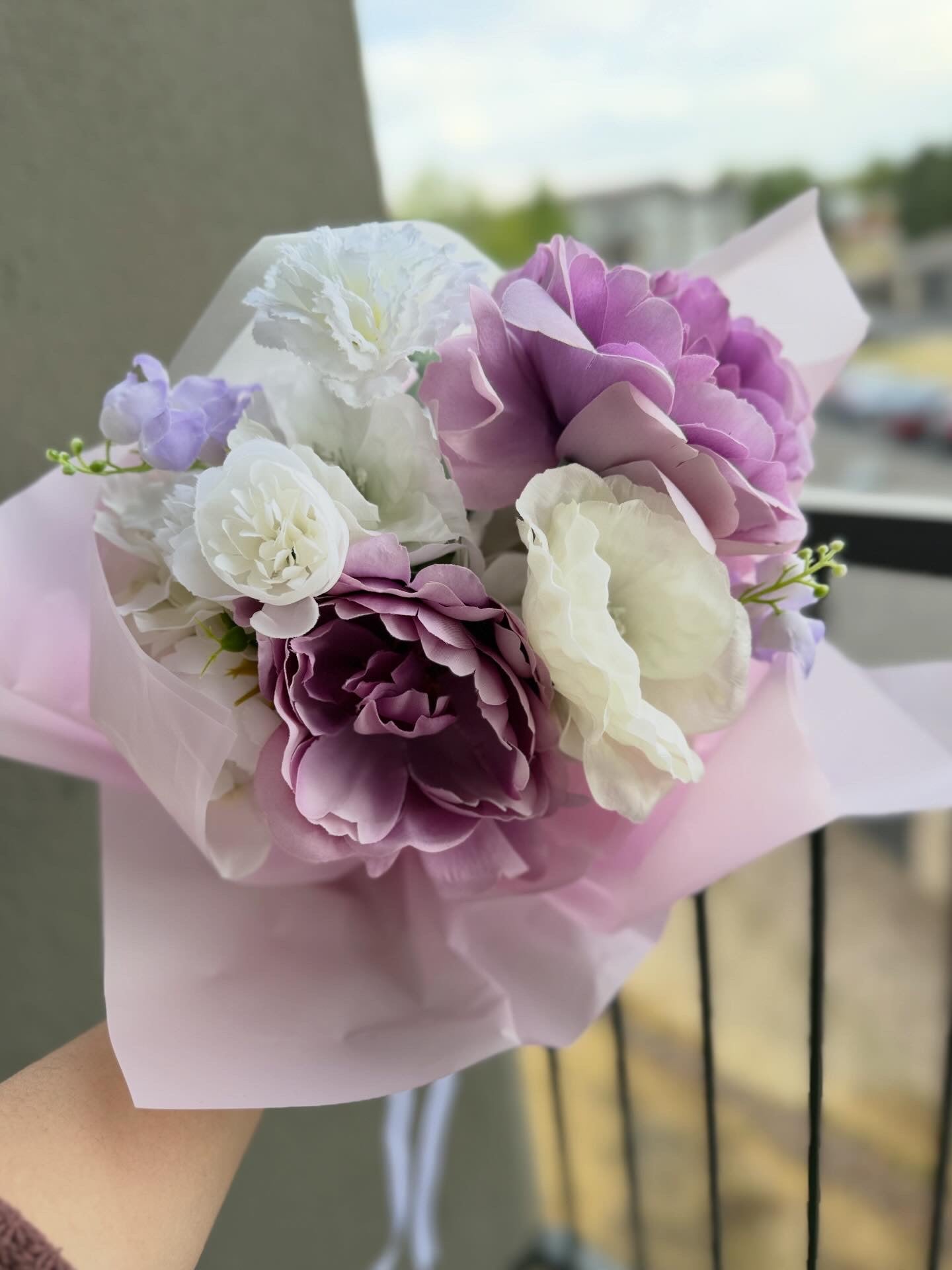Faux Floral Bouquets & Home Décor
